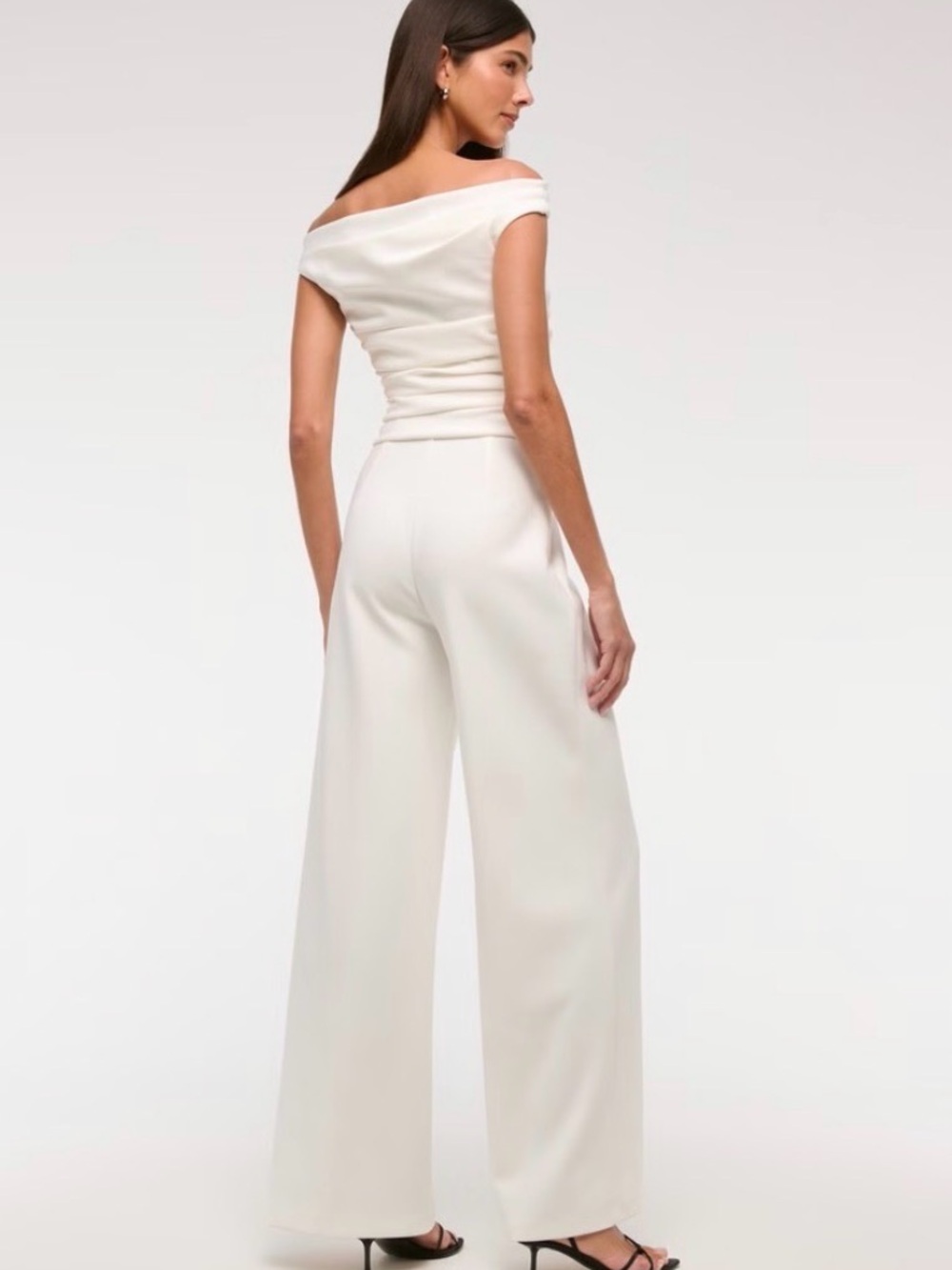 Abercrombie & Fitch Off-the-Shoulder Wide-Leg Jumpsuit in White - Picture 2 of 5